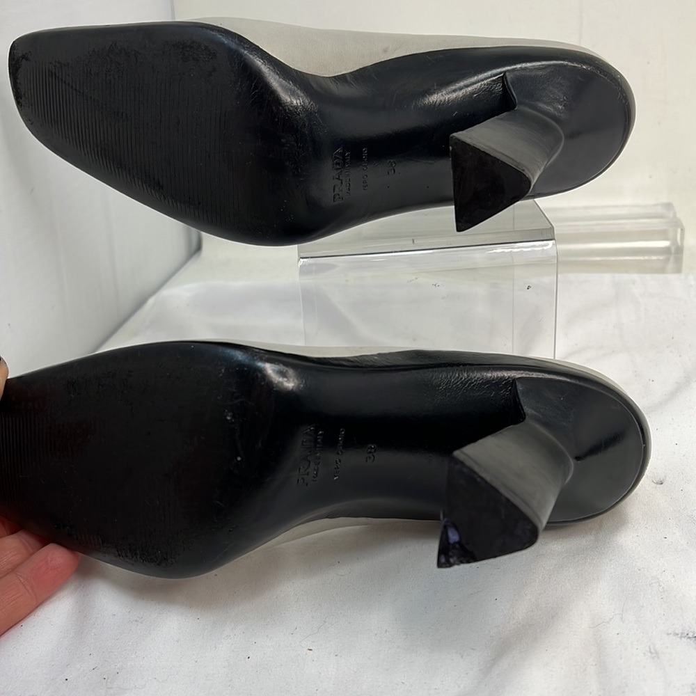 Prada Sz 38 Gray Leather Cuban Heel Pumps - Picture 14 of 15